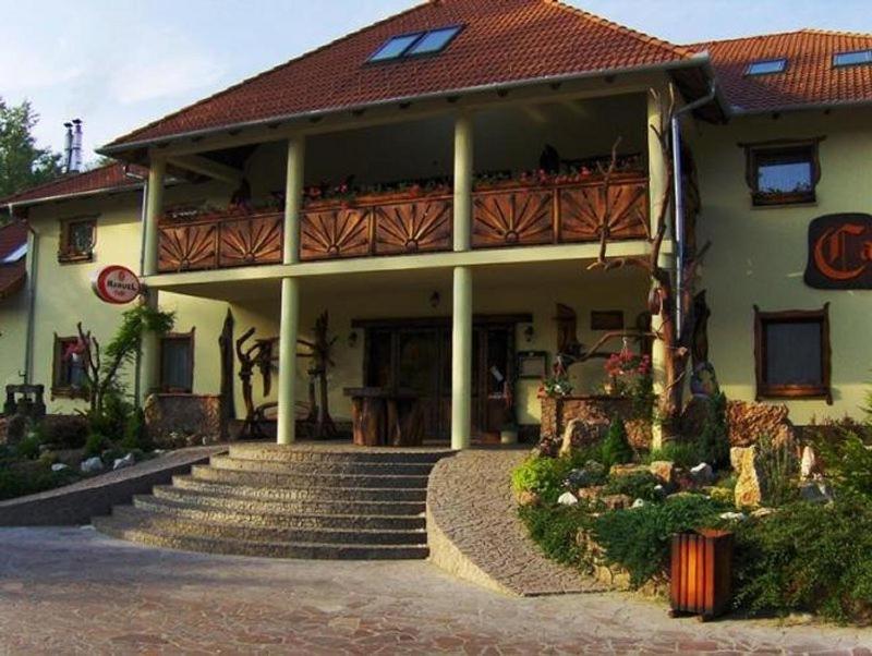 Camelot Club 3*