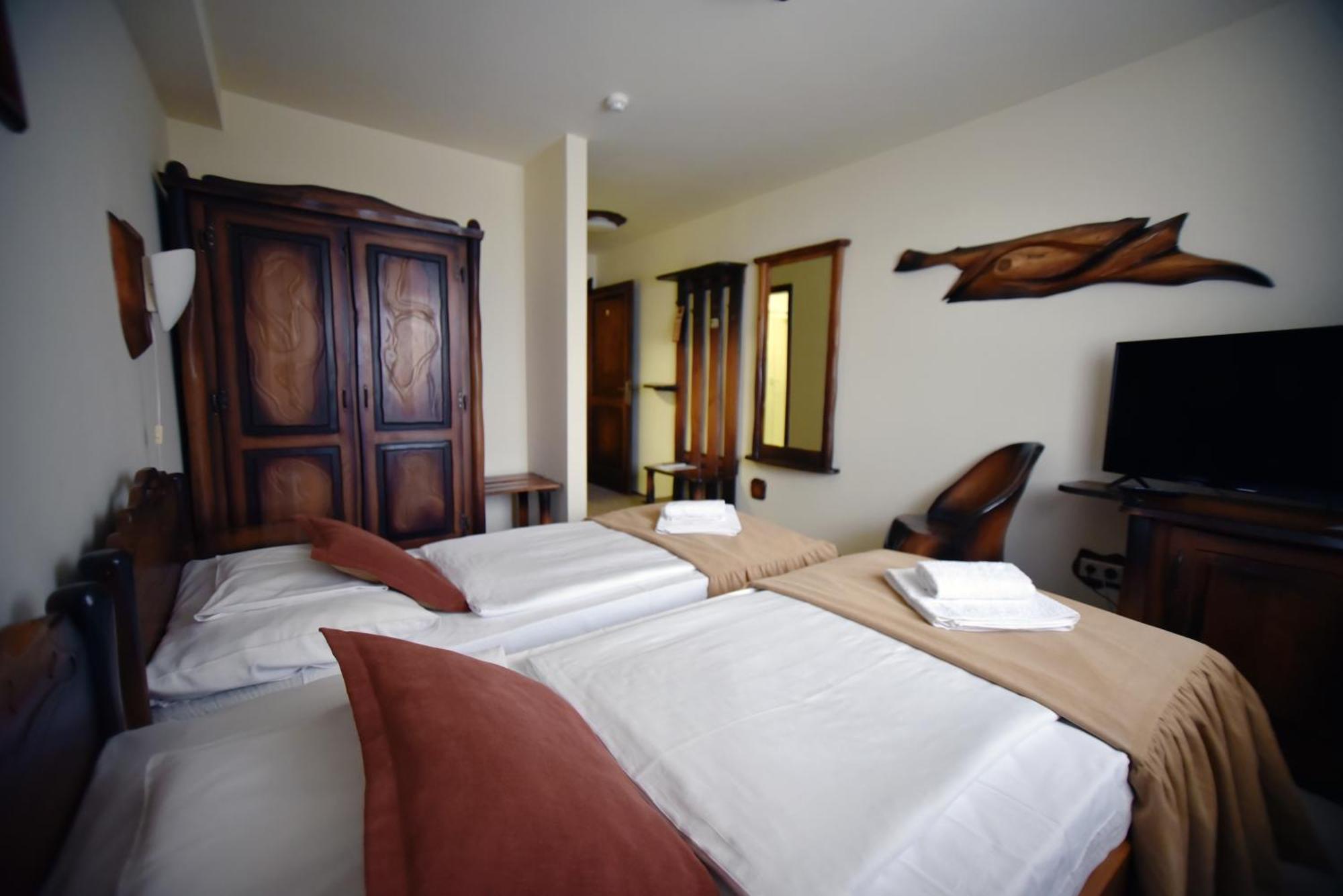 Camelot Club 3*