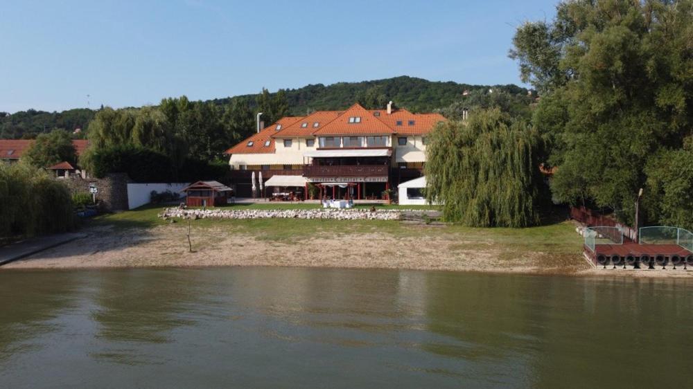 Camelot Club