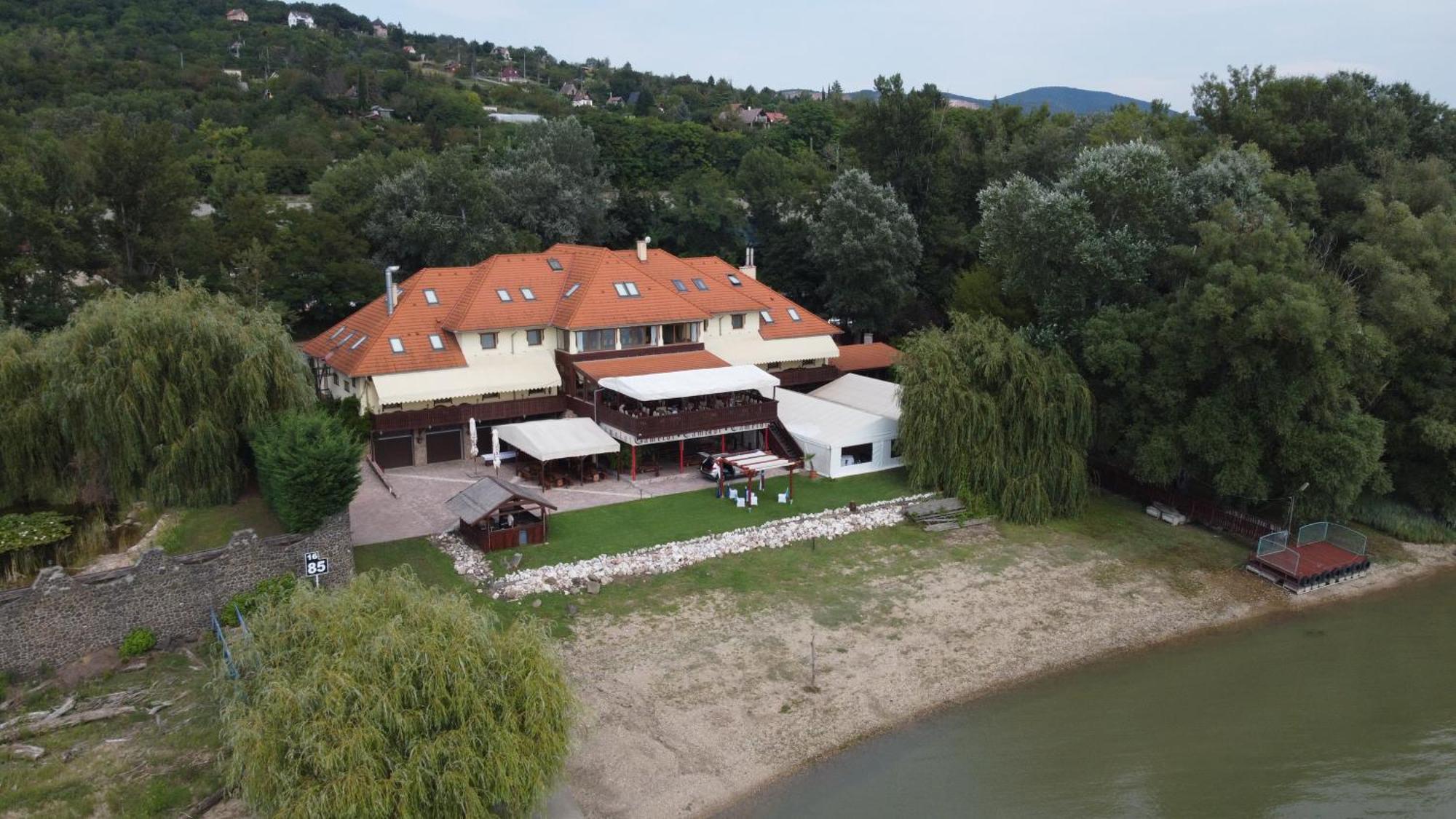 Hotel Camelot Club 3*